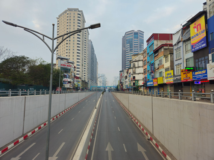 Hầm chui nút giao Lê Văn Lương - Tố Hữu trong sáng đầu tiên của năm Ất Tỵ.