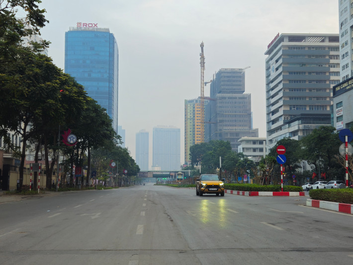Đường Nguyễn Chí Thanh lúc 7h30 sáng mùng 1 Tết Nguyên đán.