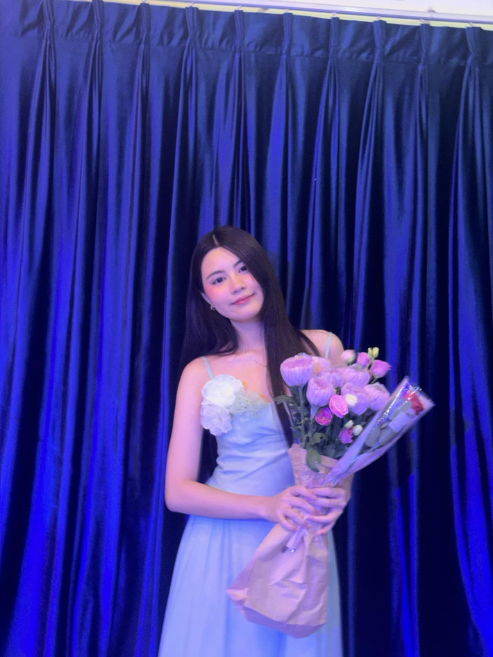 Nói về phong cách đối lập của 2 cô con gái, MC Quyền Linh từng chia sẻ: "Hai con gái yêu đã bắt đầu lớn rồi, mỗi em một phong cách".