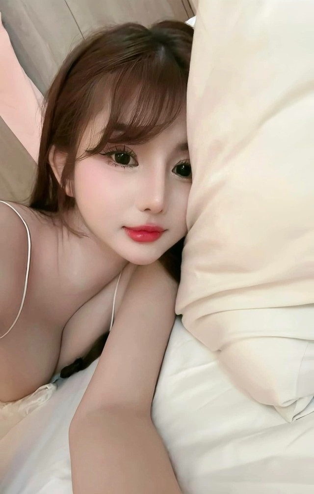 Thân hình chuẩn với số đo lý tưởng của cô nàng khiến ai cũng phải trầm trồ mỗi khi nhìn vào những bức ảnh được cô chia sẻ trên mạng xã hội.