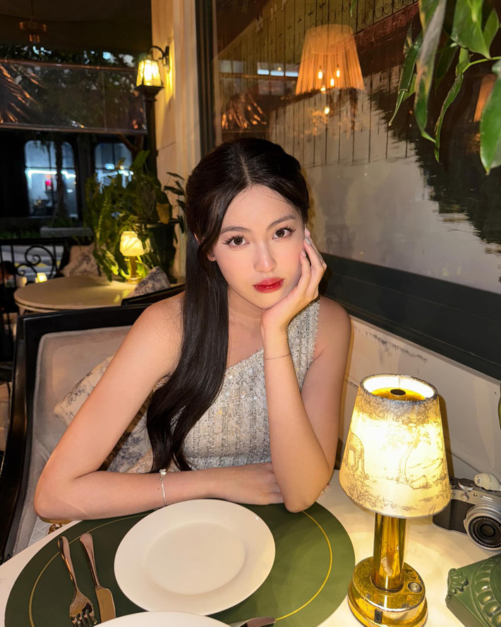 Dù không trực tiếp tham gia hoạt động nghệ thuật, Tăng Mỹ Hàn vẫn sở hữu lượng người theo dõi ấn tượng trên các nền tảng, không kém gì các nghệ sĩ nổi tiếng.