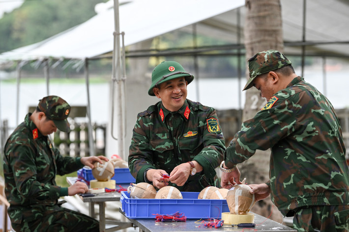 Các cán bộ, chiến sĩ đều rất hào hứng khi được phân công nhiệm vụ quan trọng này.