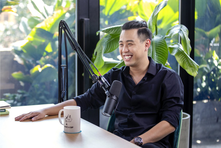 Huyme (Phạm Công Thành, sinh năm 1993, Hà Nội) là một trong những vlogger tiên phong của Việt Nam. Anh bắt đầu sự nghiệp làm vlog từ cuối năm 2011, trong khi du học ở Mỹ.