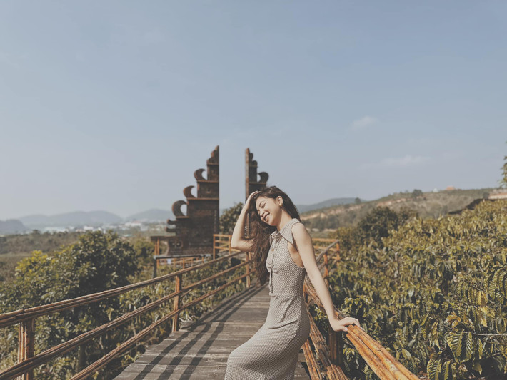 Lúc còn chưa được nhiều người biết đến, chàng tiền vệ trẻ Quang Hải luôn được Nhật Lê sát cánh và động viên trong mỗi giải đấu.