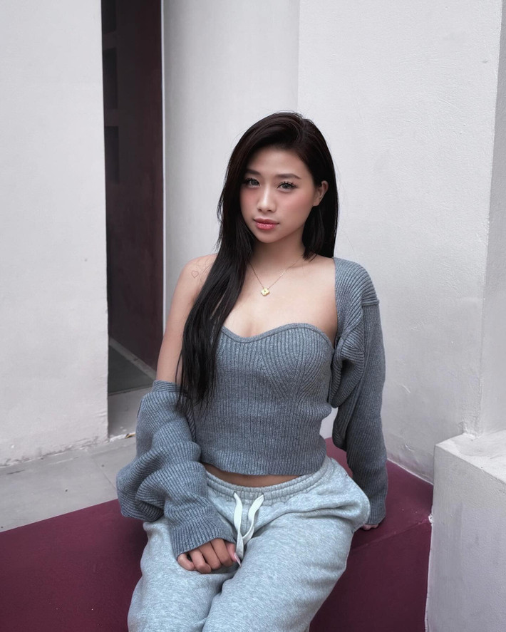 Quay trở lại với mạng xã hội sau thời gian ồn ào, Louis Phạm chăm chỉ cập nhật hình ảnh lên các nền tảng khác nhau, từ Instagram, Facebook, đến Tiktok.