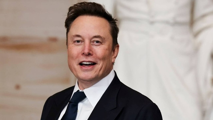Tỷ phú Elon Musk kể rằng mỗi khi trợ lý mang đồ ăn đến khi đang họp ông xử lý tất cả chỉ trong 5 phút. Thay vào đó, ông dành nhiều thời gian cho bữa tối hơn. Ảnh: CNBC