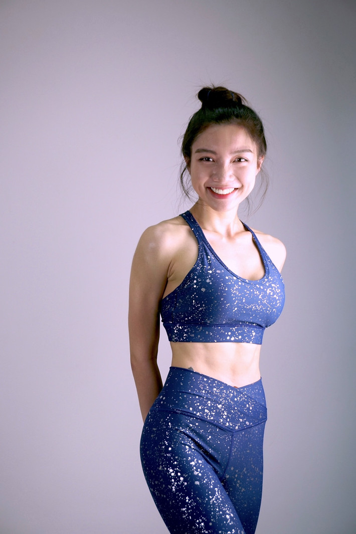 Trinh cảm nhận sâu sắc bản thân mình thay đổi tốt hơn từng ngày nhờ có Yoga. Bộ môn này đã giúp Trinh vực dậy tinh thần, nhìn rõ bản thân và đồng thời, giúp mình ý thức được việc chăm sóc và trân trọng cơ thể mình hơn". Nữ tiếp viên hàng không xinh đẹp của VNA cho biết thêm.