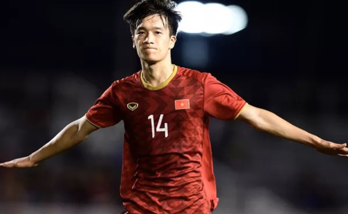 Mới đây, cầu thủ đội tuyển Việt Nam này được một đội bóng Hàn Quốc theo đuổi. Chưa dừng lại, một CLB khác tại Thái Lan cũng muốn có chữ ký của Hoàng Đức trong thời gian tới.
