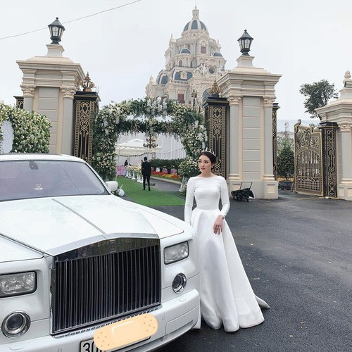 Con gái của cô dâu Thu Hương đã hơn 1 tuổi, vừa được bố mẹ tổ chức sinh nhật một tuổi cách đây không lâu.