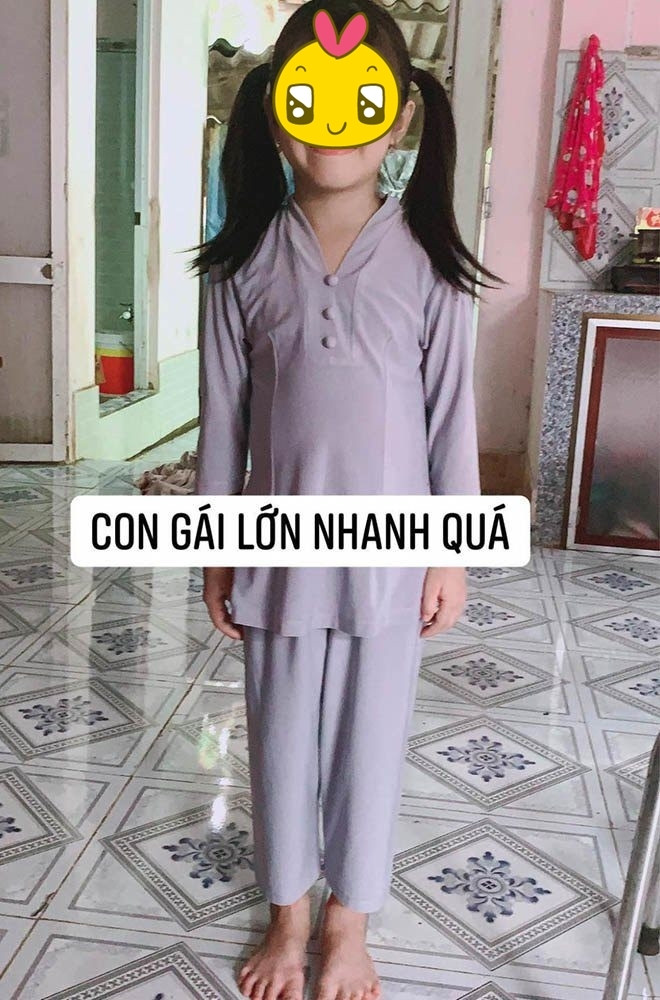 Song do khoảng cách địa lý cũng như tình hình dịch bệnh mà đã một thời gian dài cô không được ở bên con gái. Thay vào đó, cô bé đang sống cùng ông bà ngoại ở quê nhà Đắk Nông và chỉ liên lạc với mẹ qua điện thoại.