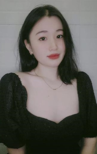 Thanh biết, bố mẹ cũng rất phiền lòng bởi ngoại hình béo mập của con gái. Chưa kể, càng tăng cân, sức khỏe của cô càng giảm sút, thân hình nặng nề khiến cô đi lại khó khăn, thường xuyên mệt mỏi, khó thở. Vì vậy khi bước vào năm nhất đại học, cô nàng quyết tâm giảm cân.
