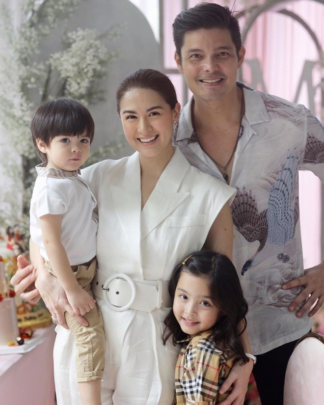 Đáng nói là, không chỉ Marian Rivera luôn biết cách thể hiện tình cảm cho chồng, mà ông xã của cô cũng thế. Dingdong Dantes luôn dành cho vợ những lời yêu thương và chia sẻ hình ảnh bà xã trên trang cá nhân.