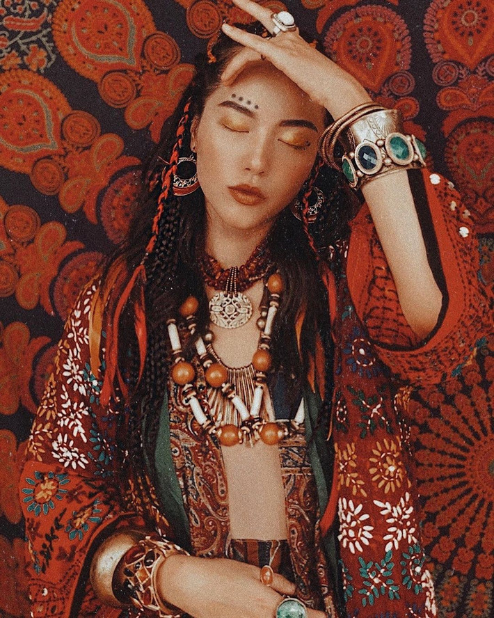 Từ cuộc tình của Hà Trúc và Quang Đạt mới thấy rằng, yêu nhau phải vui vẻ và tếu táo sẽ khiến các cặp đôi vui vẻ và hạnh phúc bên nhau.