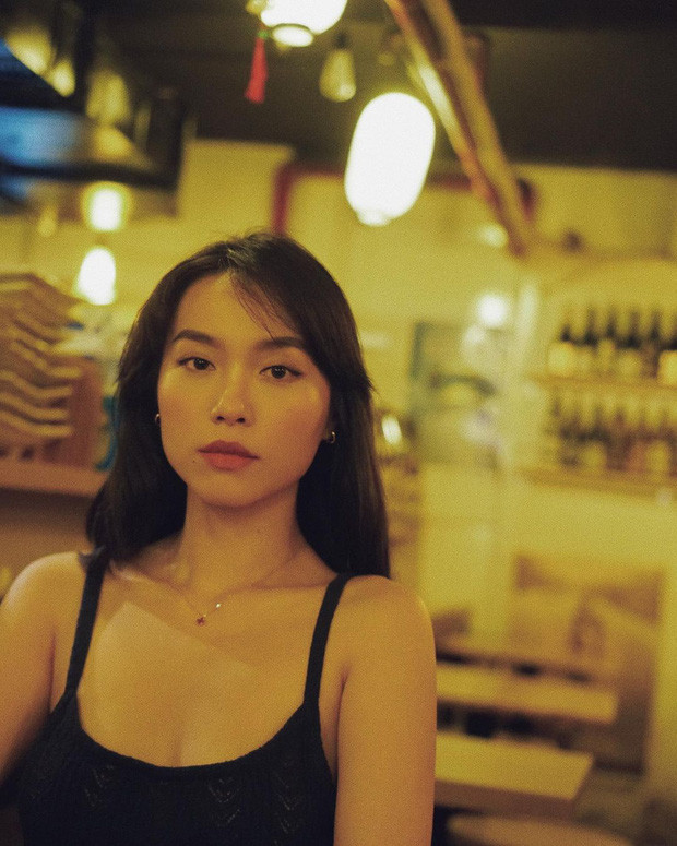Ngoài ra, Hà Trúc cũng không khỏi cảm thấy khó hiểu khi có người lại lấy mọi thứ của mình đem lên app hẹn hò để giả mạo như vậy.
