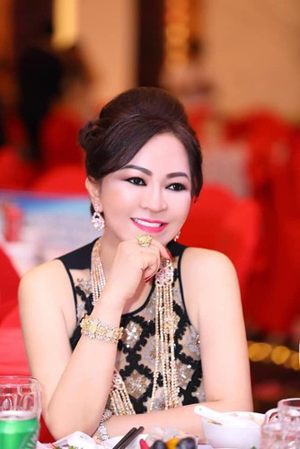 Theo nữ đại gia, phụ nữ làm đẹp trước hết là cho mình và các con chứ không phải cho chồng. Bên cạnh đó, họ cũng có thể không đẹp nhưng nhất định phải chỉn chu, thơm tho, sạch sẽ.