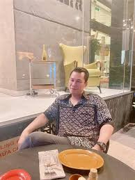 Trong những bức ảnh mình đăng tải, đại gia Đức Huy đều đeo trên tay thương hiệu đồng hồ yêu thích Richard Mille.