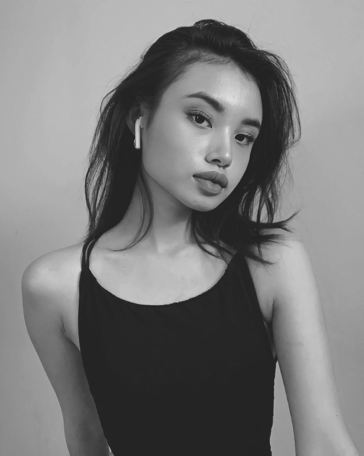 Trước đó, Phương Uyên cùng Anh Kiệt (couple vlogger trên ô tô) đã "mở bát" đường tình duyên trên mạng năm 2021 bằng một cú chia tay khá ầm ĩ.