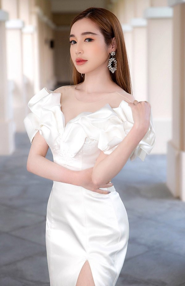Qua những bức ảnh được chụp, có thể thấy hai nhóc tỳ của Elly Trần giờ đây đã lớn phổng phao.