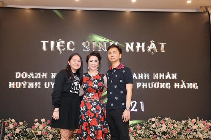Cũng ở lần lên sóng này, bà chủ Đại Nam lần đầu tiết lộ chuyện con gái sinh non, suýt mất mạng vì phổi chưa hoàn thiện.