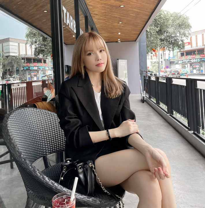 Đồng thời, người hâm mộ gửi lời chúc mừng đến nữ ca sĩ họ Thiều khi sự nghiệp ngày càng khởi sắc.