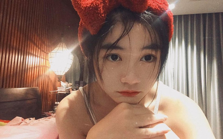 Trên trang cá nhân, Nam Phương duy trì sức hút nhờ hình ảnh nữ tính, ngọt ngào.