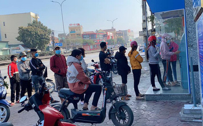 Dưới phần bình luận về nỗi ám ảnh rút tiền tại cây ATM, nhiều người tỏ ra vô cùng đồng cảm vì bản thân không ít lần cũng rơi vào trường hợp tương tư.