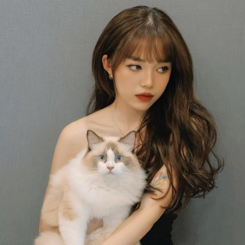 Linh Ngọc Đàm cũng lần đầu nhắc đến người yêu mới khi có người hỏi: "Chị cho mọi người biết bồ chị là ai đi".