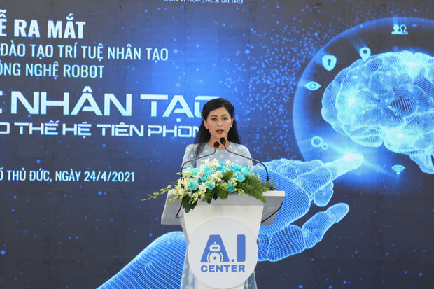 Không biết bà Thủy Tiên có bí kíp nào không nhưng quả thực đẳng cấp nhan sắc và thần thái này không phải thứ mà ai muốn là cũng sẽ có được.