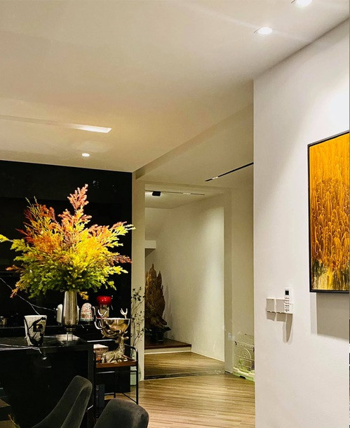 Khoảnh khắc được Ngọc Trinh đăng tải khiến nhiều người phải bất ngờ và tưởng như đang xem hình ảnh về một resort cao cấp.