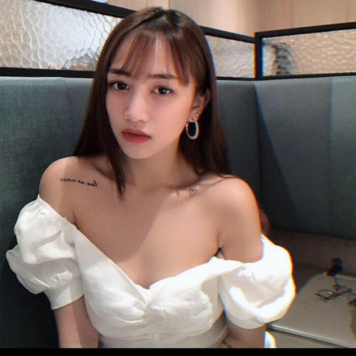 Cách đây chưa lâu, Joyce Phạm còn gây chú ý khi bị netizen soi việc "độ" vòng 1.