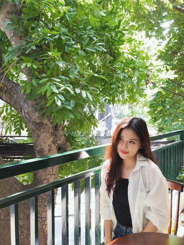 Diệu Anh chia sẻ: "Ai cũng biết để đạt được thành công, chúng ta phải nỗ lực hết sức mình. Vậy nên từng ngày em đang chăm chỉ phấn đấu hết sức mình để một thời điểm nào đó trong tương lai, em có thể từng bước từng bước gặt hái được những thành công và những cột mốc đáng nhớ trong cuộc đời em...