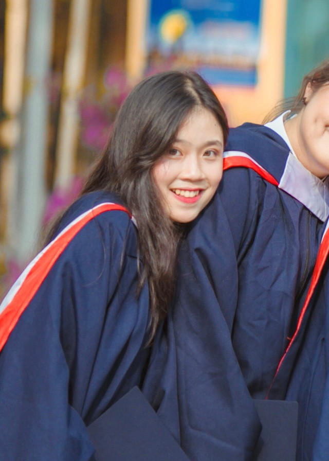 Diệu Anh luôn tập trung hầu hết thời gian dành cho việc học ở trường và trau dồi thêm các kiến thức, kỹ năng cần thiết.