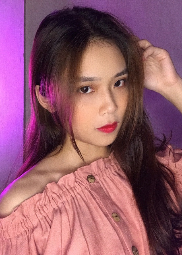 Thời gian niềng răng của Diệu Anh rất vất vả và mệt mỏi nhưng sau khi hoàn thiện thì cô dường như "lột xác" trở thành một con người mới.