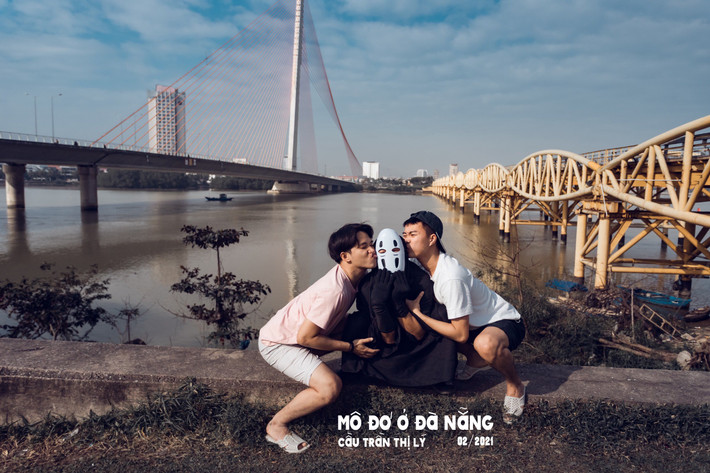 Xuất phát là những bạn trẻ có tính cách hài hước, yêu thích làm clip hài, 3 chàng trai này liên tiếp oanh tạc mạng xã hội Đà Nẵng với các sản phẩm châm biếm, lấy chất liệu quen thuộc từ đời sống giới trẻ.