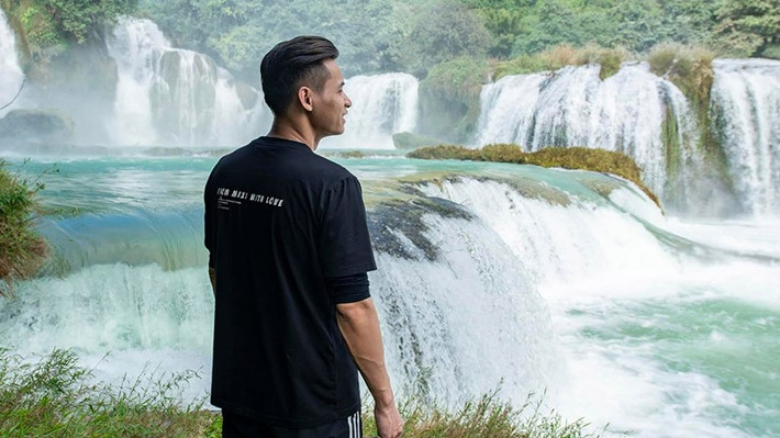Cụ thể hơn, một số hình ảnh trong Fanpage Non nước Cao Bằng đã xuất hiện trên VTV1, trong đó thì nam streamer người Tày cũng xuất hiện trong quá trình giới thiệu ngành du lịch của Cao Bằng.