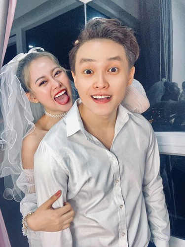Vốn là một diễn viên vậy nên không khó để nhận ra Chí Thành đã gác lại những lùm xùm chuyện tình cảm, "vào việc" trở lại.