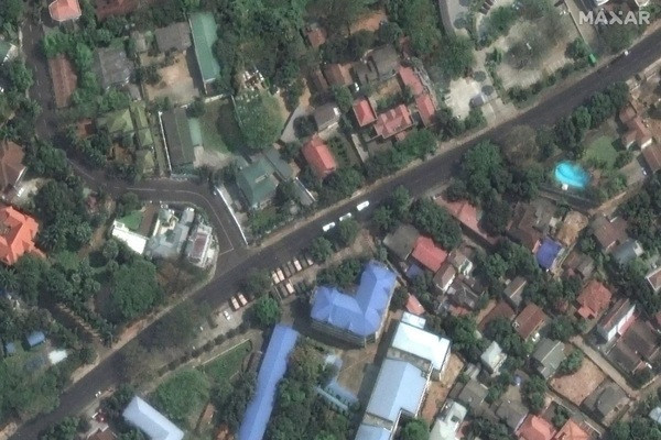 Biểu tình ở Myanmar diễn ra tại tại Trung tâm Hledan thuộc thành phố Yangon, Myanmar. Ảnh: MAXAR