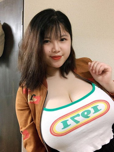 Trên story, Thu Trang cũng thường xuyên nhá hàng những nội dung có mặt trên O.F của mình.