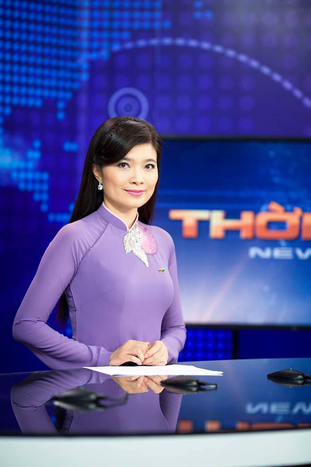 Diệp Anh tên đầy đủ là Phạm Diệp Anh, sinh năm 1977. Cô từng là cựu học sinh của trường PTTH Hà Nội - Amsterdam và có thời gian theo học khoa Kinh tế của trường Đại học Quốc gia Hà Nội.