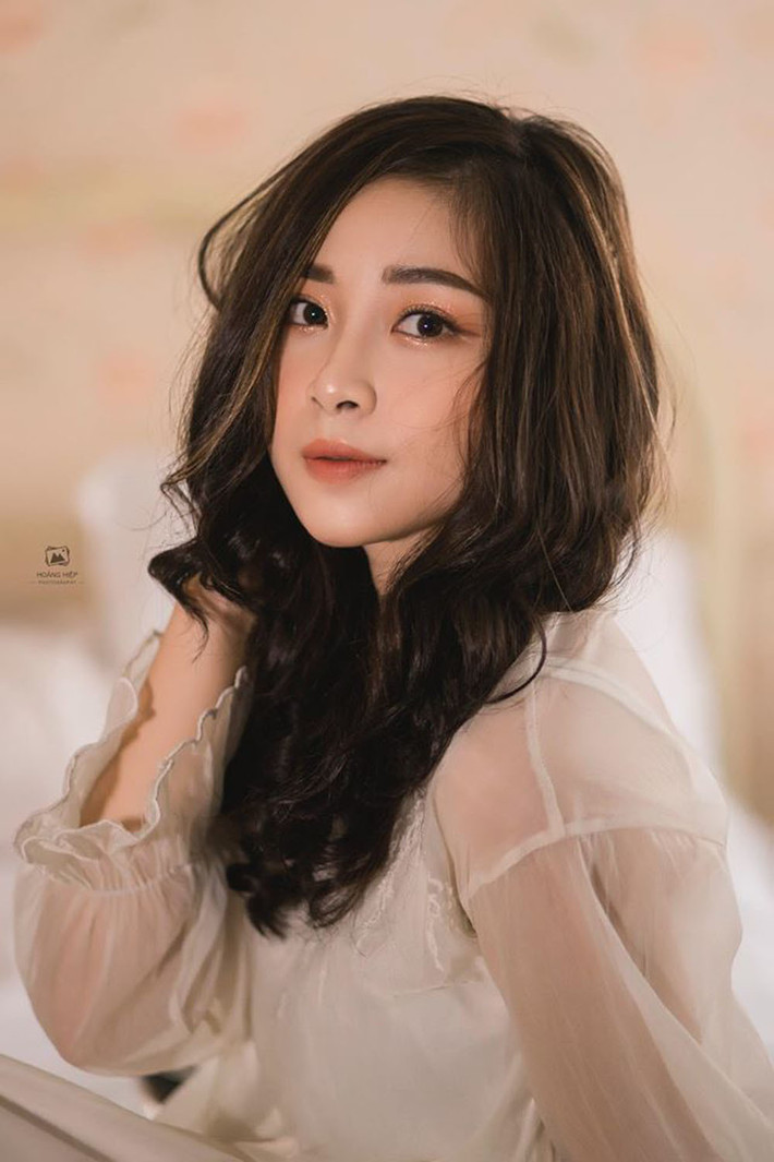 Thậm chí, nhiều chàng trai còn vào trang cá nhân của Nhật Linh "thả thính" khiến cô nàng phải trả lời rằng mình đã là "hoa đã có chủ và có con".