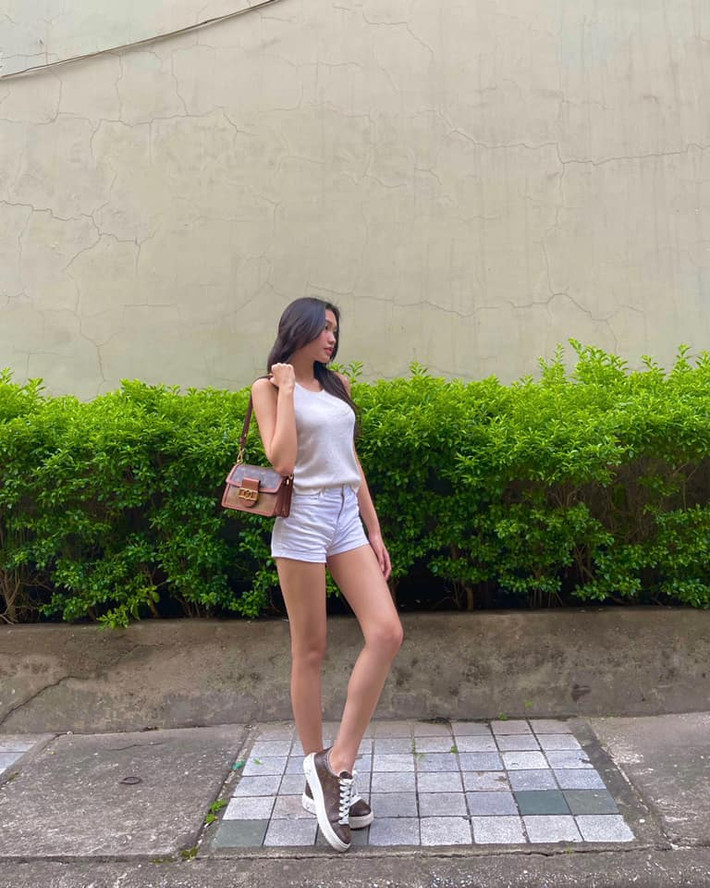 Bên cạnh thời gian dành cho học tập, Doãn Hải My cũng xuất hiện để quảng cáo cho một số nhãn hiệu từ thời trang, chăm sóc cơ thể...