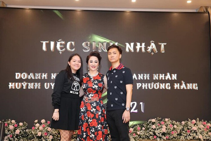 Cũng ở lần lên sóng này, bà chủ Đại Nam lần đầu tiết lộ chuyện con gái sinh non, suýt mất mạng vì phổi chưa hoàn thiện.