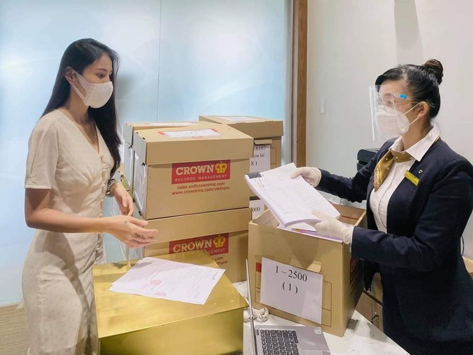Tất nhiên, vì là một người có lượng follow lớn trên mạng xã hội, nên phát ngôn nào của Hằng Túi cũng được netizen chú ý rất kĩ và lần sao kê này của vợ chồng Công Vinh - Thủy Tiên cũng không ngoại lệ.