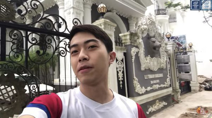 Cris Devil Gamer là kênh Youtube của Cris Phan, được xác định có hơn 9,3 triệu người theo dõi. Trong số các clip do anh sản xuất và đăng tải, clip Khám phá nhà của chàng Youtuber có lượt xem nhiều nhất với 25 triệu lượt xem.