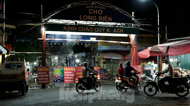 Trong đó, có 4 ca phát hiện tại khu cách ly và 35 ca phát hiện tại cộng đồng. Như vậy, tính từ 18h ngày 31/7 đến 12h ngày 1/8, toàn thành phố đã ghi nhận 57 trường hợp mắc mới.