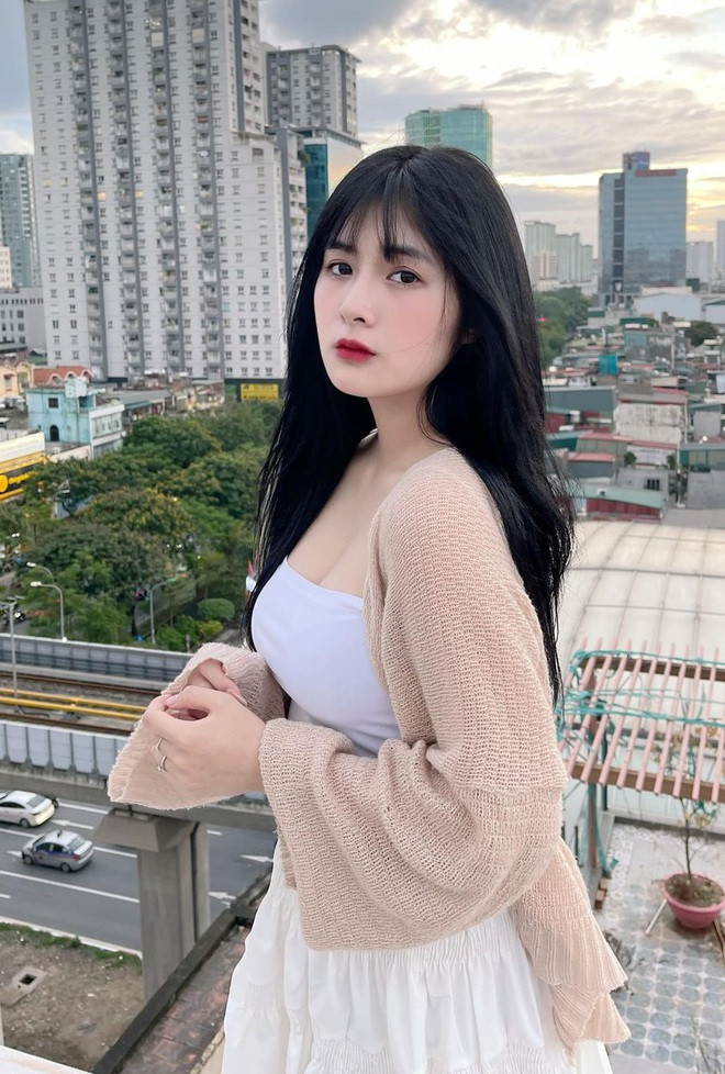 Trên thực tế, streamer là công việc hiện đang gia tăng nhanh chóng về số lượng nhân lực tạo nên áp lực cạnh tranh cao. Đối với Quỳnh Alee, cô hiểu được sự cạnh tranh khốc liệt này.