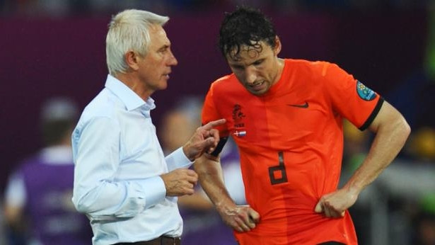 Tại trận chung kết, Bert van Marwijk chỉ chịu thua một Tây Ban Nha hùng cường dưới chỉ đạo của HLV Del Bosque vàn dàn hảo thủ như Xavi, Iniesta hay David Villa và chấp nhận về vị trí Á quân.