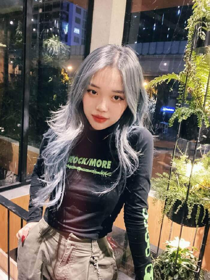 Dù còn trẻ tuổi nhưng thành công của Linh Ngọc Đàm khiến nhiều bậc đàn anh phải nể...