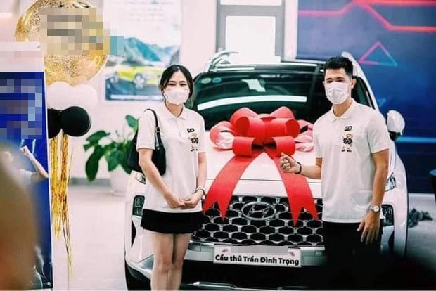 Đình Trọng và Trang Heo có chuyện tình bình yên, hạnh phúc.