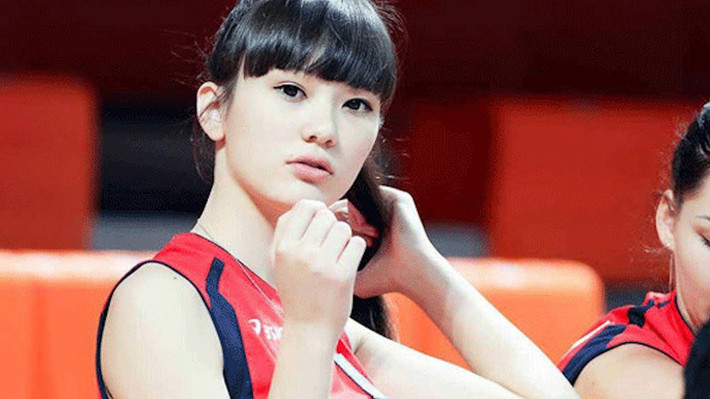 Với gương mặt đẹp như "thiên thần" cùng vóc dáng hoàn hảo, Sabina ngay lập tức trở thành hot girl bóng chuyền hàng đầu châu lục.